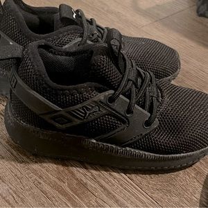 Toddler Puma tennis shoes